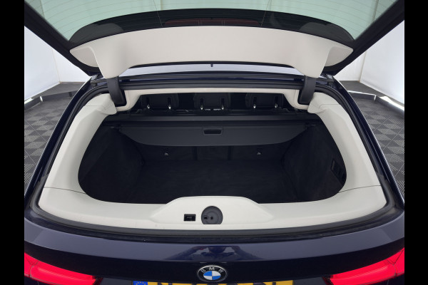 BMW 3 Serie Touring 320e Business Edition Plus (Plug-in) (INCL-BTW) Aut. *PANO | LASER-LED | LEATHER | HEATED-SPORTSEATS | HIFI-SOUND | KEYLESS | DIGI-COCKPIT | NAVI-FULLMAP | DAB | AMBIENTLIGHT | PRIVACY-GLASS | ECC | PDC | CRUISE | TOWBAR | 19''A