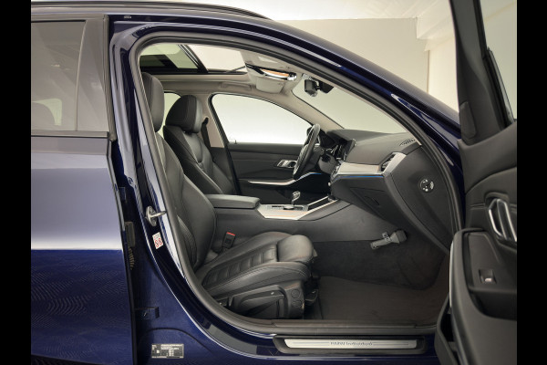 BMW 3 Serie Touring 320e Business Edition Plus (Plug-in) (INCL-BTW) Aut. *PANO | LASER-LED | LEATHER | HEATED-SPORTSEATS | HIFI-SOUND | KEYLESS | DIGI-COCKPIT | NAVI-FULLMAP | DAB | AMBIENTLIGHT | PRIVACY-GLASS | ECC | PDC | CRUISE | TOWBAR | 19''A