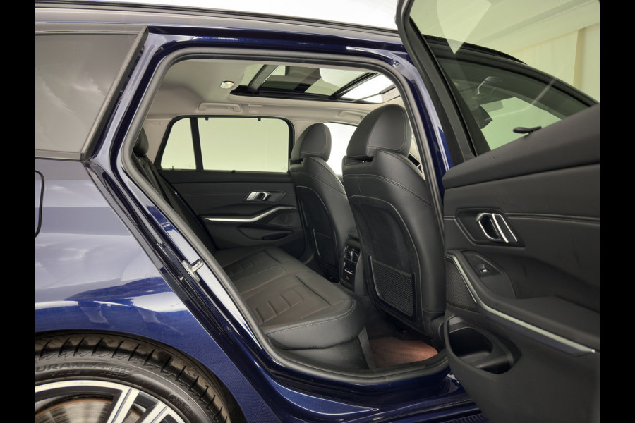 BMW 3 Serie Touring 320e Business Edition Plus (Plug-in) (INCL-BTW) Aut. *PANO | LASER-LED | LEATHER | HEATED-SPORTSEATS | HIFI-SOUND | KEYLESS | DIGI-COCKPIT | NAVI-FULLMAP | DAB | AMBIENTLIGHT | PRIVACY-GLASS | ECC | PDC | CRUISE | TOWBAR | 19''A