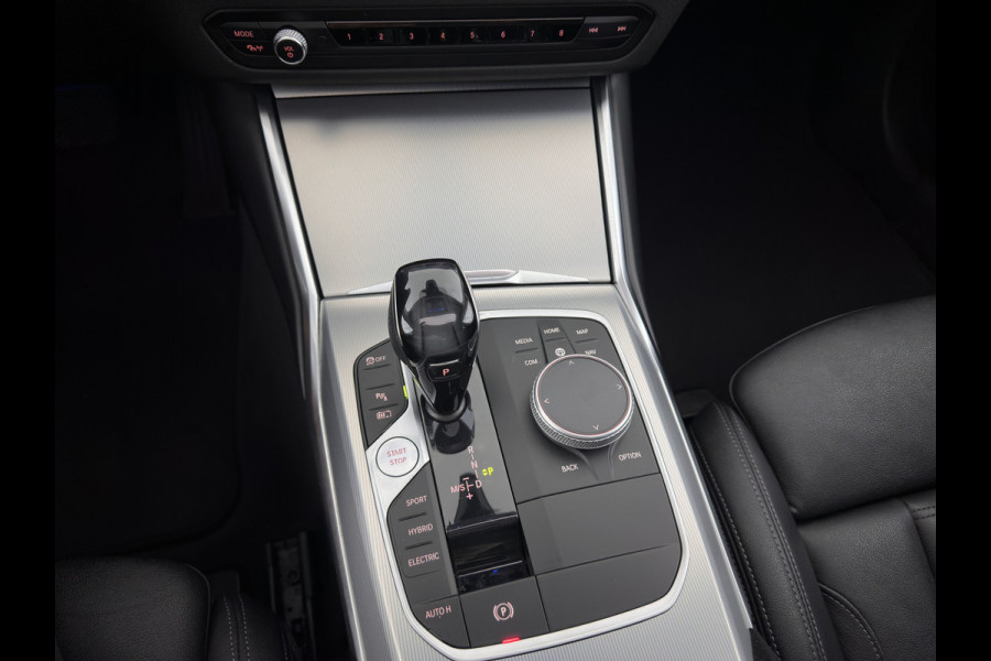 BMW 3 Serie Touring 320e Business Edition Plus (Plug-in) (INCL-BTW) Aut. *PANO | LASER-LED | LEATHER | HEATED-SPORTSEATS | HIFI-SOUND | KEYLESS | DIGI-COCKPIT | NAVI-FULLMAP | DAB | AMBIENTLIGHT | PRIVACY-GLASS | ECC | PDC | CRUISE | TOWBAR | 19''A