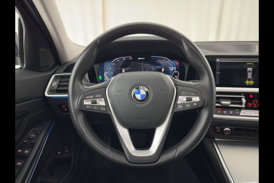 BMW 3 Serie Touring 320e Business Edition Plus (Plug-in) (INCL-BTW) Aut. *PANO | LASER-LED | LEATHER | HEATED-SPORTSEATS | HIFI-SOUND | KEYLESS | DIGI-COCKPIT | NAVI-FULLMAP | DAB | AMBIENTLIGHT | PRIVACY-GLASS | ECC | PDC | CRUISE | TOWBAR | 19''A