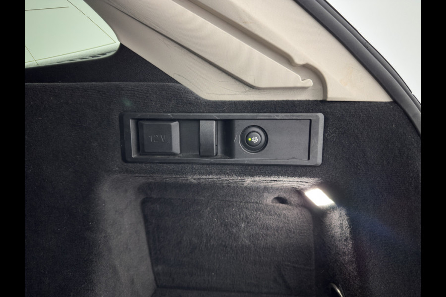 BMW 3 Serie Touring 320e Business Edition Plus (Plug-in) (INCL-BTW) Aut. *PANO | LASER-LED | LEATHER | HEATED-SPORTSEATS | HIFI-SOUND | KEYLESS | DIGI-COCKPIT | NAVI-FULLMAP | DAB | AMBIENTLIGHT | PRIVACY-GLASS | ECC | PDC | CRUISE | TOWBAR | 19''A