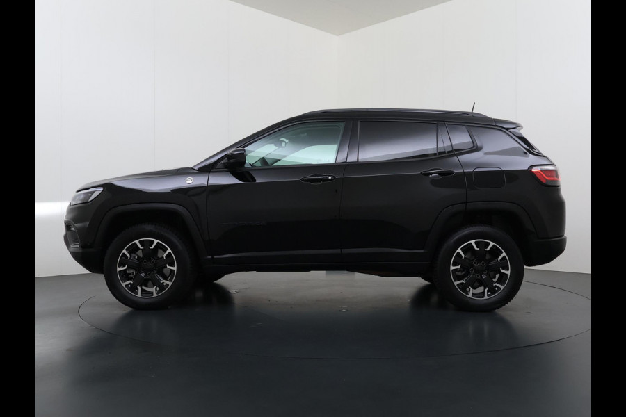 Jeep Compass 4xe 240 Plug-in Hybrid Electric Trailhawk VAN: 31.900,- VOOR: 28.877,- UW WKVOORDEEL: 3.023,- | 1.3 Plug-In Hybrid | 4WD PHEV | ADAPTIVE CRUISE CONTROL | ACHTERUIT RIJ CAMERA | 20.000KM |
