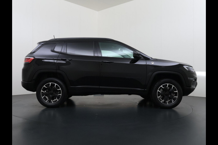 Jeep Compass 4xe 240 Plug-in Hybrid Electric Trailhawk VAN: 31.900,- VOOR: 28.877,- UW WKVOORDEEL: 3.023,- | 1.3 Plug-In Hybrid | 4WD PHEV | ADAPTIVE CRUISE CONTROL | ACHTERUIT RIJ CAMERA | 20.000KM |