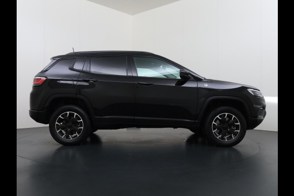 Jeep Compass 4xe 240 Plug-in Hybrid Electric Trailhawk VAN: 31.900,- VOOR: 28.877,- UW WKVOORDEEL: 3.023,- | 1.3 Plug-In Hybrid | 4WD PHEV | ADAPTIVE CRUISE CONTROL | ACHTERUIT RIJ CAMERA | 20.000KM |