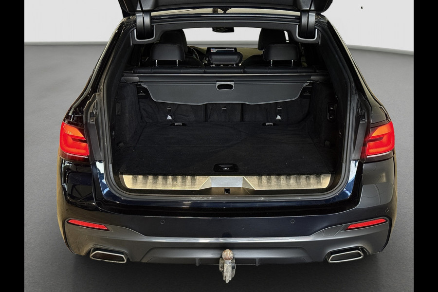 BMW 5 Serie Touring 530e M-Sport | Trekhaak | 360 | ACC | Dealer onderhouden | Elektrische achterklep | Stoelverwraming | LED