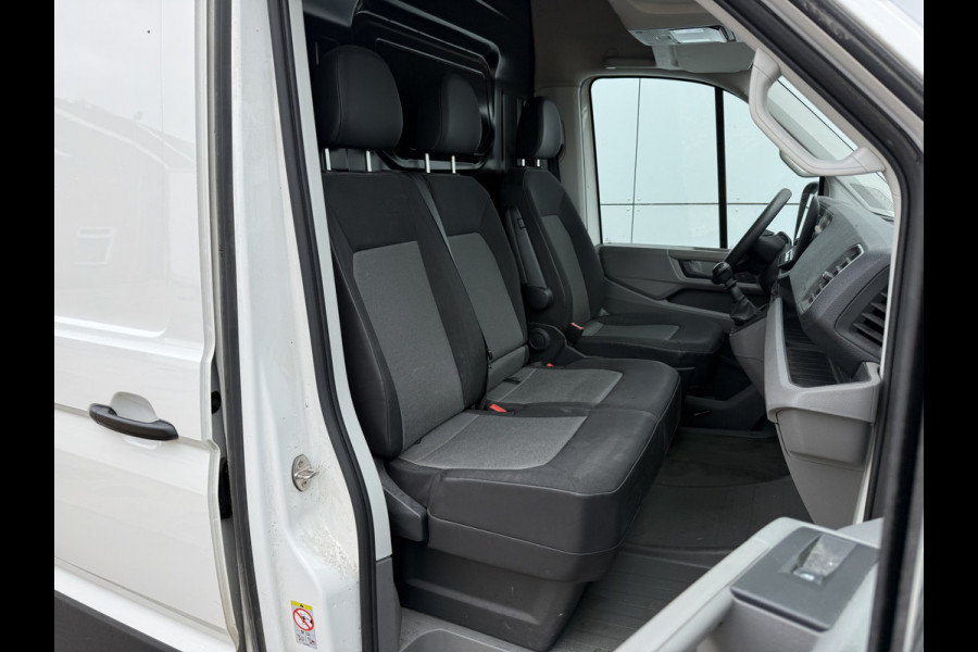 Volkswagen Crafter 2.0 TDI 140PK Nieuw Model! L3H3 Camera Climate control Carplay Parkeersensoren v+a