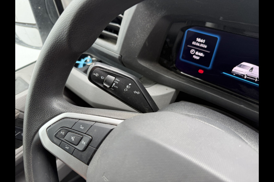 Volkswagen Crafter 2.0 TDI 140PK Nieuw Model! L3H3 Camera Climate control Carplay Parkeersensoren v+a