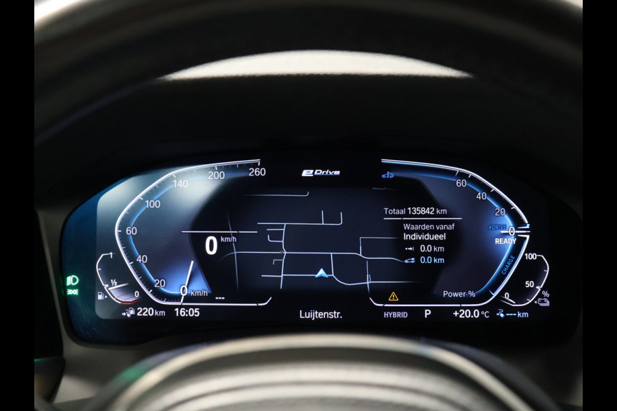 BMW 3 Serie Touring 330e eDrive M Sport [CAMERA, APPLE CARPLAY, ANDROID, TREKHAAK, CRUISE, STOELVERWARMING, ELEKTRISCHE ACHTERKLEP, PDC, NAVIGATIE, NIEUWSTAAT]