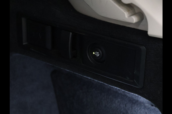 BMW 3 Serie Touring 330e eDrive M Sport [CAMERA, APPLE CARPLAY, ANDROID, TREKHAAK, CRUISE, STOELVERWARMING, ELEKTRISCHE ACHTERKLEP, PDC, NAVIGATIE, NIEUWSTAAT]