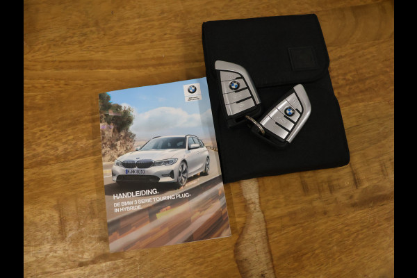 BMW 3 Serie Touring 330e eDrive M Sport [CAMERA, APPLE CARPLAY, ANDROID, TREKHAAK, CRUISE, STOELVERWARMING, ELEKTRISCHE ACHTERKLEP, PDC, NAVIGATIE, NIEUWSTAAT]