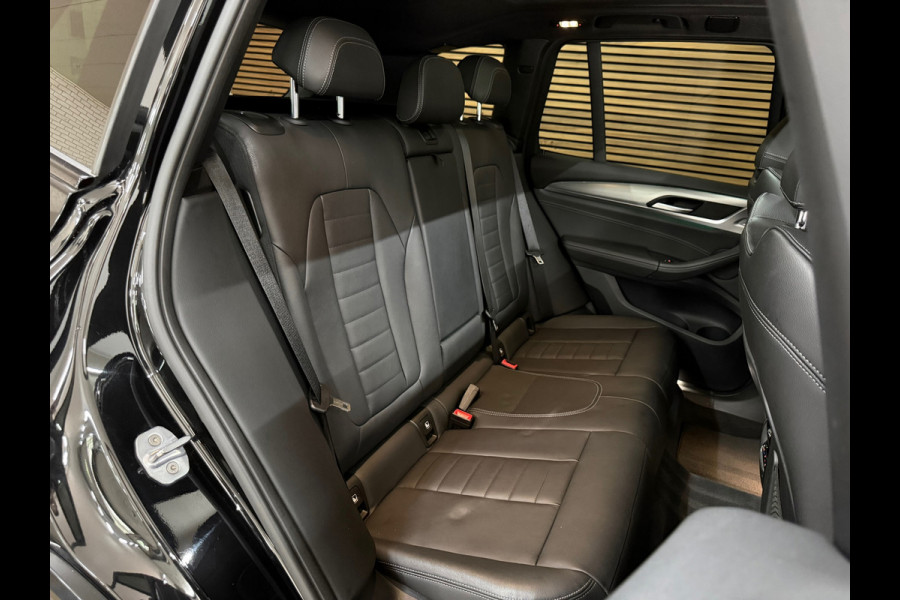 BMW X3 XDrive30i High Ex. M-Sport | Shadow-Line | Pano | Trekhaak | 20"| Ambient | Driving + Park Assist | Adaptief M-onderstel