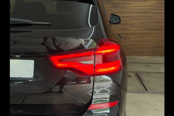 BMW X3 XDrive30i High Ex. M-Sport | Shadow-Line | Pano | Trekhaak | 20"| Ambient | Driving + Park Assist | Adaptief M-onderstel