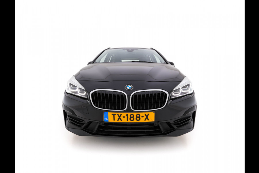 BMW 2 Serie Active Tourer 225xe iPerformance Saphir Edition {SOH-84%} Aut. *LEATHER | HEAD-UP | FULL-LED | HEATED-SPORTSEATS | CAMERA | NAVI-FULLMAP | PRIVACY-GLASS | ECC | PDC | 17''ALU*