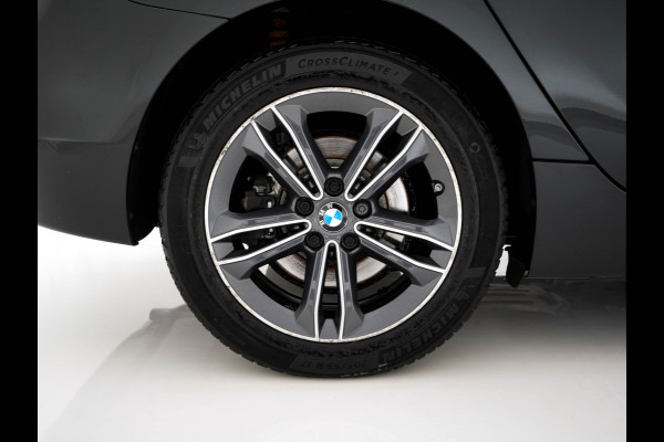 BMW 2 Serie Active Tourer 225xe iPerformance Saphir Edition {SOH-84%} Aut. *LEATHER | HEAD-UP | FULL-LED | HEATED-SPORTSEATS | CAMERA | NAVI-FULLMAP | PRIVACY-GLASS | ECC | PDC | 17''ALU*