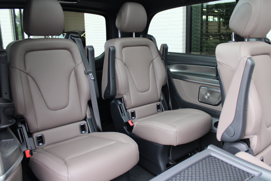 Mercedes-Benz V-Klasse 300d / Exclusive / 6 Persoons / Luchtvering / Pano / INCL BTW-BPM / 2x Elec Schuifd / 360 Cam / Burmester / Vol Opties / NIEUW!!