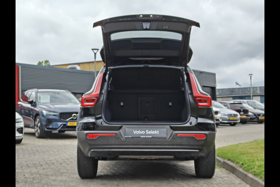 Volvo XC40 B3 177PK Automaat Plus Dark | H&K | Elektr. Stoelen | Verw. voorstoelen | ACC | 19'' |