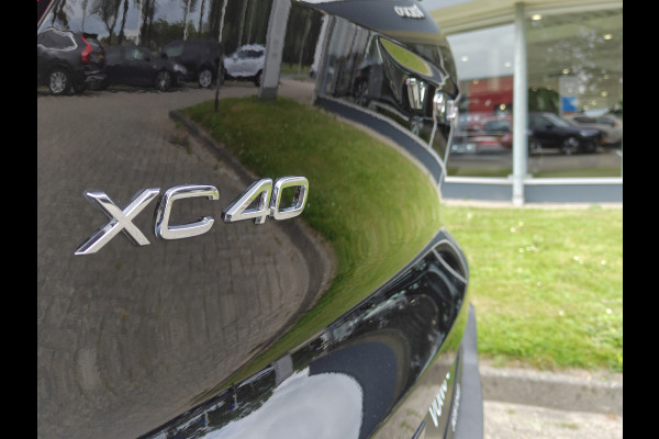 Volvo XC40 B3 177PK Automaat Plus Dark | H&K | Elektr. Stoelen | Verw. voorstoelen | ACC | 19'' |