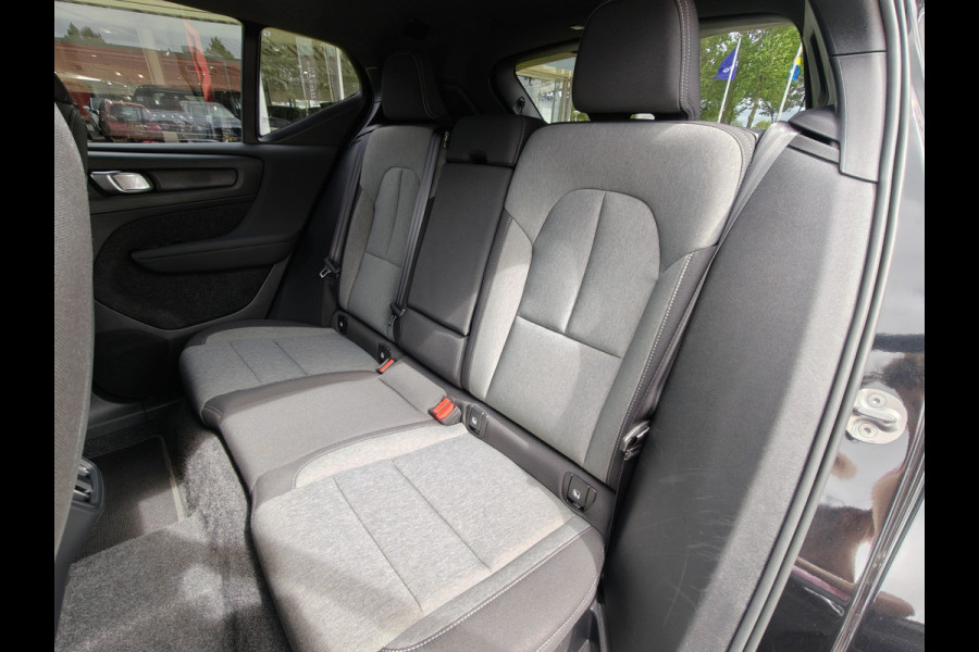 Volvo XC40 B3 177PK Automaat Plus Dark | H&K | Elektr. Stoelen | Verw. voorstoelen | ACC | 19'' |