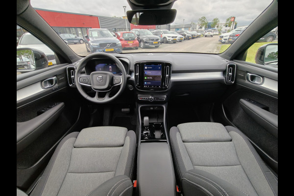 Volvo XC40 B3 177PK Automaat Plus Dark | H&K | Elektr. Stoelen | Verw. voorstoelen | ACC | 19'' |