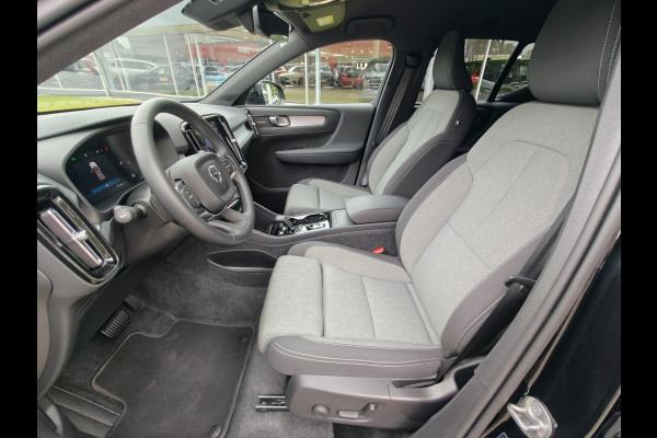 Volvo XC40 B3 177PK Automaat Plus Dark | H&K | Elektr. Stoelen | Verw. voorstoelen | ACC | 19'' |