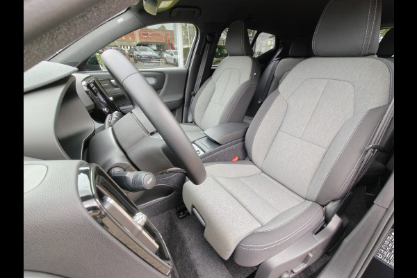 Volvo XC40 B3 177PK Automaat Plus Dark | H&K | Elektr. Stoelen | Verw. voorstoelen | ACC | 19'' |