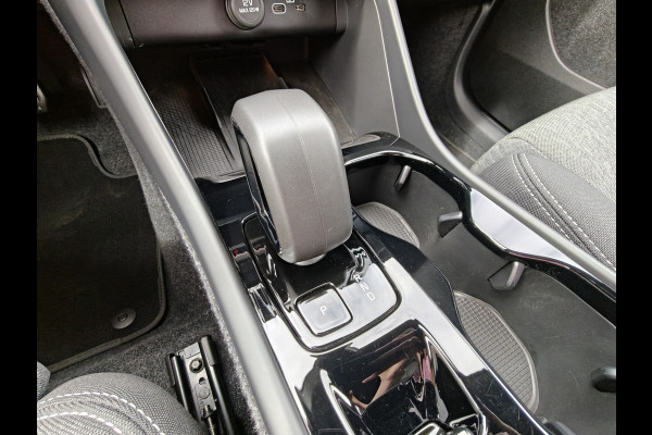 Volvo XC40 B3 177PK Automaat Plus Dark | H&K | Elektr. Stoelen | Verw. voorstoelen | ACC | 19'' |