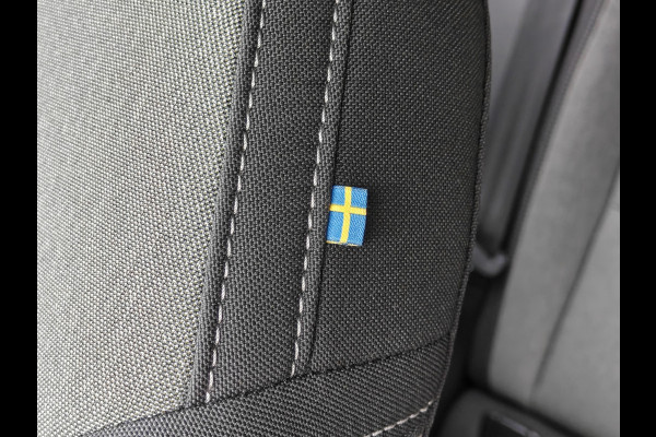 Volvo XC40 B3 177PK Automaat Plus Dark | H&K | Elektr. Stoelen | Verw. voorstoelen | ACC | 19'' |