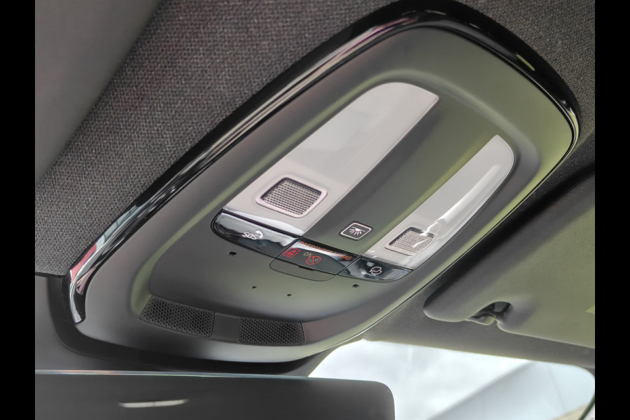 Volvo XC40 B3 177PK Automaat Plus Dark | H&K | Elektr. Stoelen | Verw. voorstoelen | ACC | 19'' |