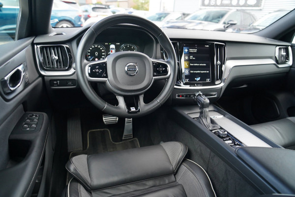 Volvo S60 2.0 T4 R-Design | Luxe R-design stoelen | Trekhaak | Memory stoelen | Camera | Carplay