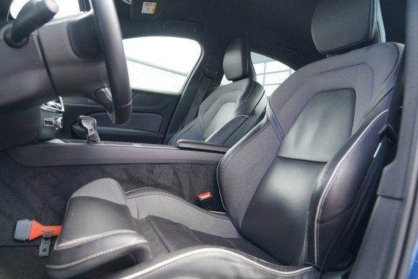 Volvo S60 2.0 T4 R-Design | Luxe R-design stoelen | Trekhaak | Memory stoelen | Camera | Carplay