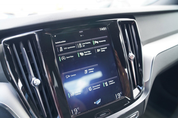 Volvo S60 2.0 T4 R-Design | Luxe R-design stoelen | Trekhaak | Memory stoelen | Camera | Carplay