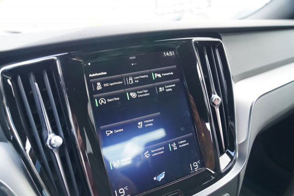Volvo S60 2.0 T4 R-Design | Luxe R-design stoelen | Trekhaak | Memory stoelen | Camera | Carplay
