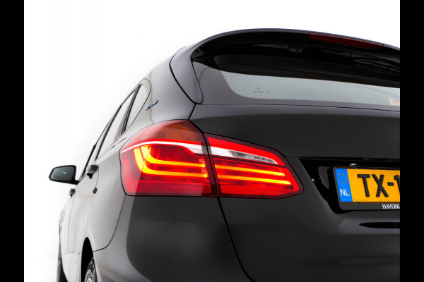 BMW 2 Serie Active Tourer 225xe iPerformance Saphir Edition {SOH-84%} Aut. *LEATHER | HEAD-UP | FULL-LED | HEATED-SPORTSEATS | CAMERA | NAVI-FULLMAP | PRIVACY-GLASS | ECC | PDC | 17''ALU*