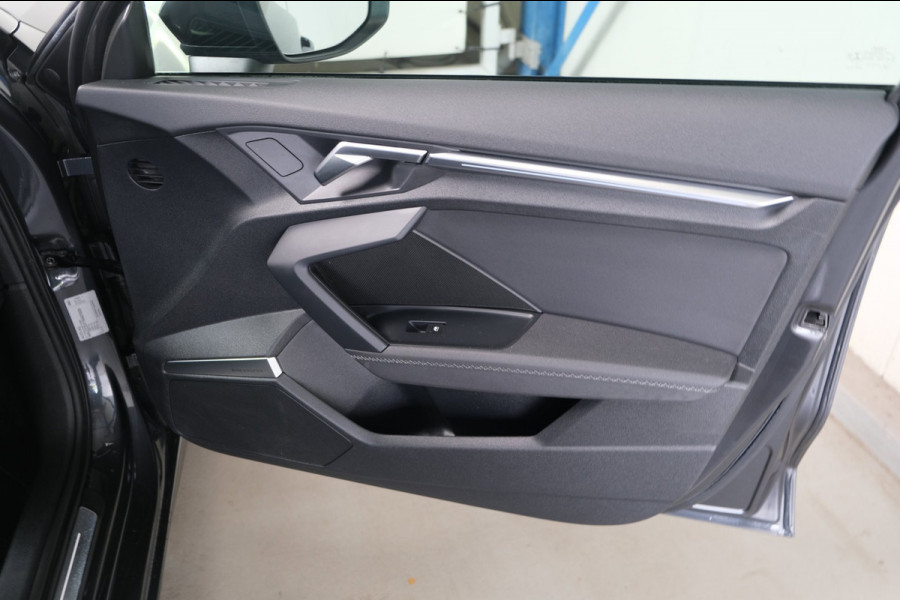 Audi A3 Limousine 35 TFSI S-Edition - Automaat - Airco, Cruise, Carplay, Lederen bekleding, Virtual Display, Stoelverwarming.