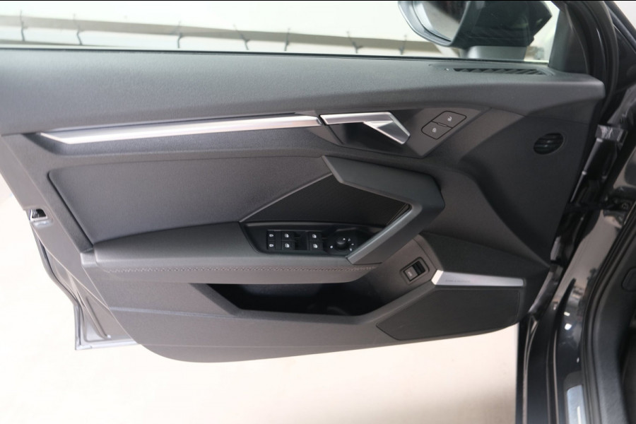 Audi A3 Limousine 35 TFSI S-Edition - Automaat - Airco, Cruise, Carplay, Lederen bekleding, Virtual Display, Stoelverwarming.