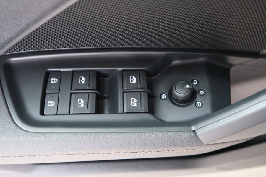 Audi A3 Limousine 35 TFSI S-Edition - Automaat - Airco, Cruise, Carplay, Lederen bekleding, Virtual Display, Stoelverwarming.