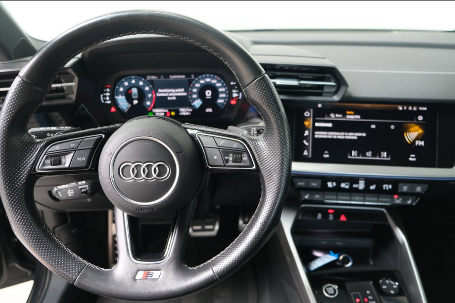 Audi A3 Limousine 35 TFSI S-Edition - Automaat - Airco, Cruise, Carplay, Lederen bekleding, Virtual Display, Stoelverwarming.