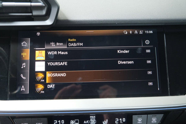 Audi A3 Limousine 35 TFSI S-Edition - Automaat - Airco, Cruise, Carplay, Lederen bekleding, Virtual Display, Stoelverwarming.