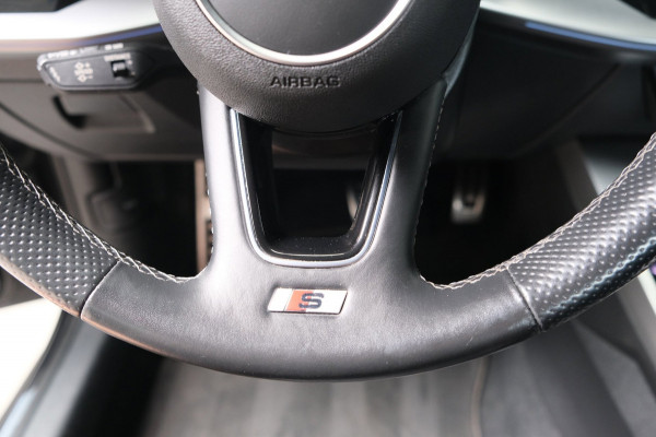 Audi A3 Limousine 35 TFSI S-Edition - Automaat - Airco, Cruise, Carplay, Lederen bekleding, Virtual Display, Stoelverwarming.