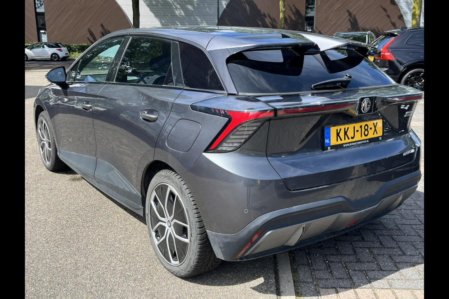 MG4 MG4 Electric Luxury 64 kWh SOH 97%|360 CAMERA| 7 JAAR MG GARANTIE T/M 02-2031| ELEK. STOEL| DODE HOEK SENSOR| STOEL + STUURVERWARMING| ADAPTIVE CRUISE CONTROL