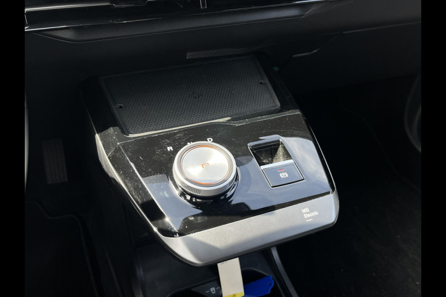 MG4 MG4 Electric Luxury 64 kWh SOH 97%|360 CAMERA| 7 JAAR MG GARANTIE T/M 02-2031| ELEK. STOEL| DODE HOEK SENSOR| STOEL + STUURVERWARMING| ADAPTIVE CRUISE CONTROL