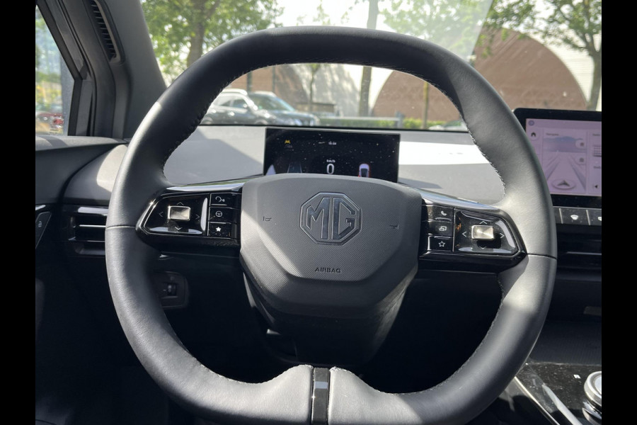 MG4 MG4 Electric Luxury 64 kWh SOH 97%|360 CAMERA| 7 JAAR MG GARANTIE T/M 02-2031| ELEK. STOEL| DODE HOEK SENSOR| STOEL + STUURVERWARMING| ADAPTIVE CRUISE CONTROL