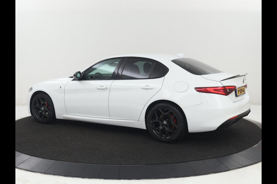 Alfa Romeo Giulia 2.0T Sprint | Veloce Pack | Leder | Adaptive cruise | Stoel & stuurverwarming | Trekhaak | Camera | Sportstoelen | Keyless | Carplay | Bi-Xenon | Climate control | Navigatie