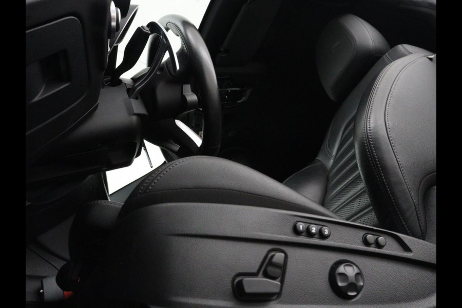 Alfa Romeo Giulia 2.0T Sprint | Veloce Pack | Leder | Adaptive cruise | Stoel & stuurverwarming | Trekhaak | Camera | Sportstoelen | Keyless | Carplay | Bi-Xenon | Climate control | Navigatie