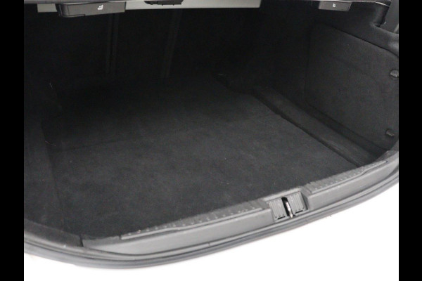 Alfa Romeo Giulia 2.0T Sprint | Veloce Pack | Leder | Adaptive cruise | Stoel & stuurverwarming | Trekhaak | Camera | Sportstoelen | Keyless | Carplay | Bi-Xenon | Climate control | Navigatie