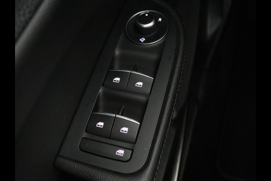 Alfa Romeo Giulia 2.0T Sprint | Veloce Pack | Leder | Adaptive cruise | Stoel & stuurverwarming | Trekhaak | Camera | Sportstoelen | Keyless | Carplay | Bi-Xenon | Climate control | Navigatie