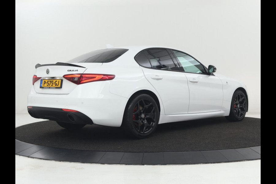 Alfa Romeo Giulia 2.0T Sprint | Veloce Pack | Leder | Adaptive cruise | Stoel & stuurverwarming | Trekhaak | Camera | Sportstoelen | Keyless | Carplay | Bi-Xenon | Climate control | Navigatie
