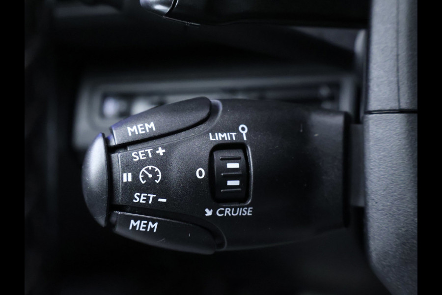 Peugeot 5008 1.2 PureTech Allure Avantage Sport (APPLE CARPLAY,NAVI,CAMERA,360 VIEW,GETINT,CLIMATE,CRUISE,SPORTSTOELEN,LM VELGEN)