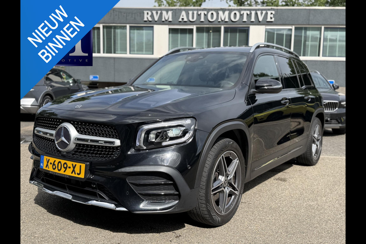 Mercedes-Benz Glb 200 Business Solution AMG PANORAMADAK | SFEERVERLICHTING | ELEKTRISCHE TREKHAAK | CAMERA | STOELVERWARMING | MERCEDES-DEALER ONDERHOUDEN | MERCEDES GARANTIE T/M 05-2028